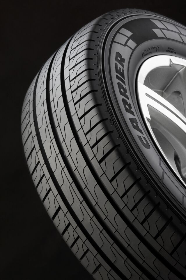 215/75R16C 113R CARRIELT01