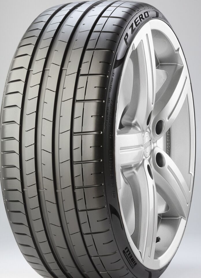 225/40R19 93W XL P-ZERO(AO)  CA68
